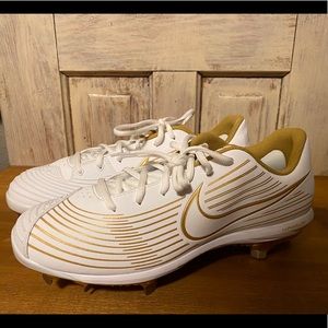 Nike Women’s Metal Softball Cleats